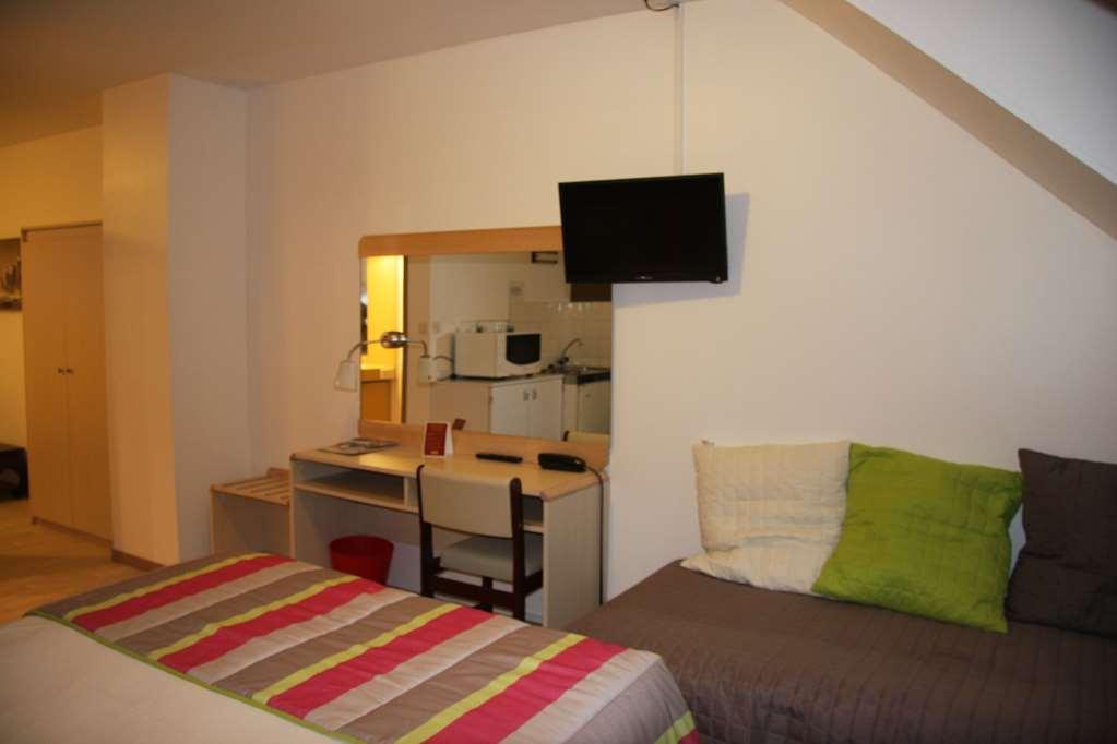 Brit Hotel Cherbourg Room photo